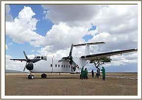 Warten auf den Waisen nach der Landung in der Maasai Mara